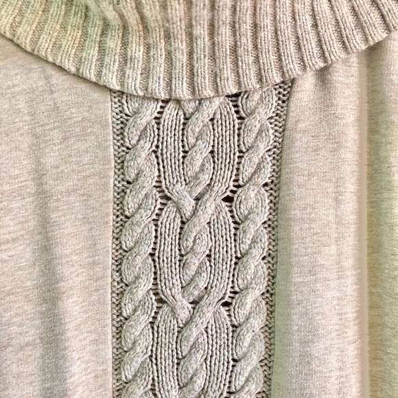 Women’s size small Ann Taylor LOFT warm and cozy sweater with cowl neck - Picture 5 of 7